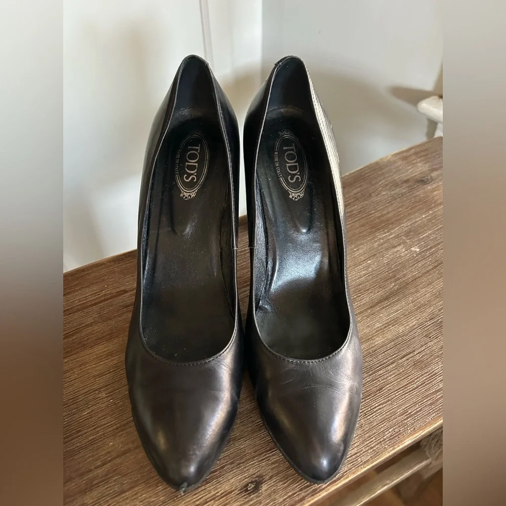 Tod's Womens Classic Leather Pumps 8.5 excellent